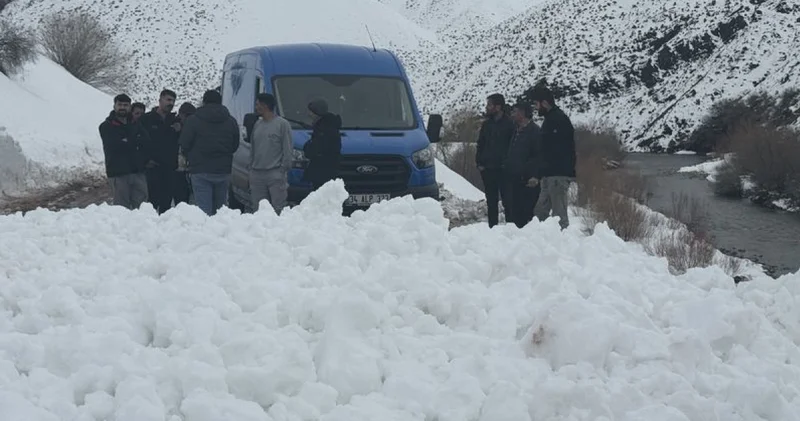 Bingöl de çığ düştü! Yol kapandı! Son dakika haberleri