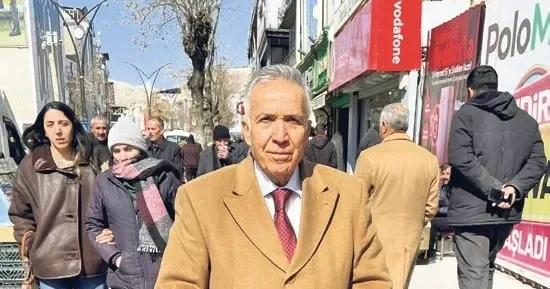 YAVUZ DONAT Barış ve savaş