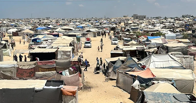 Gazze de çadırların üzerine çöken duvar 3 Filistinlinin ölümüne neden oldu