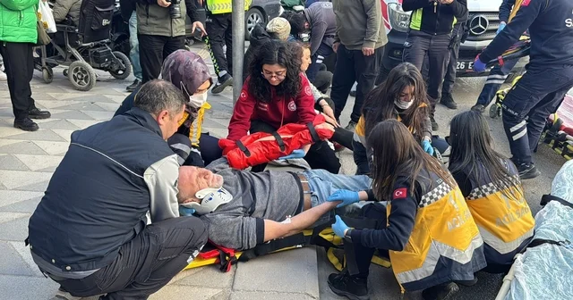 İki otomobil çarpıştı, savrulan araçlardan biri yayaların arasına daldı, 5 yaralı Eskişehir Haberleri