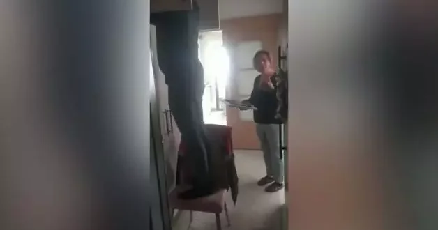 Yeni evine kavuşan depremzede: Kafamı kesseler AK Parti den başkasına oy vermem