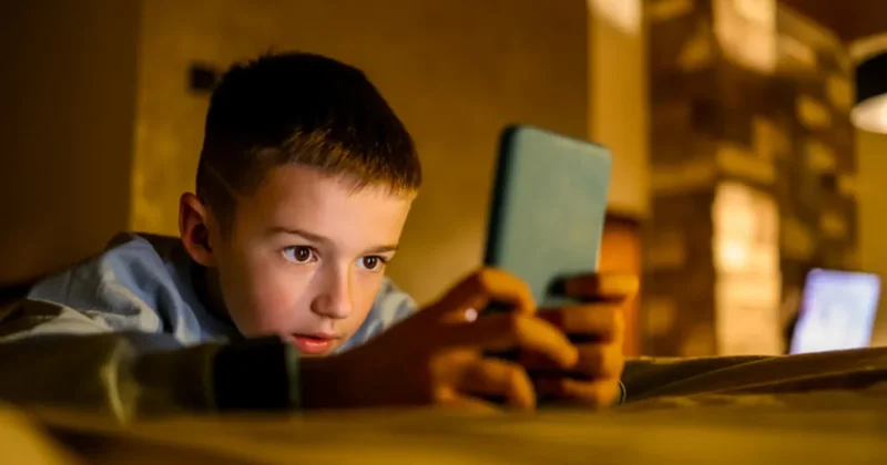 Ara tatilde ekran tuzağına dikkat! Uzmanlardan ebeveynlere önemli uyarı