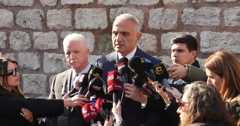 Bakan Ersoy dan İlber Ortaylı için duygusal veda: Hem eserleriyle, hem fikirleriyle yaşamaya devam edecek