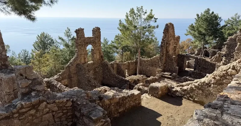 Kazı ekibi şaştı kaldı! 1500 yıllık mozaikteki mesaj herkesi hayrete düşürdü