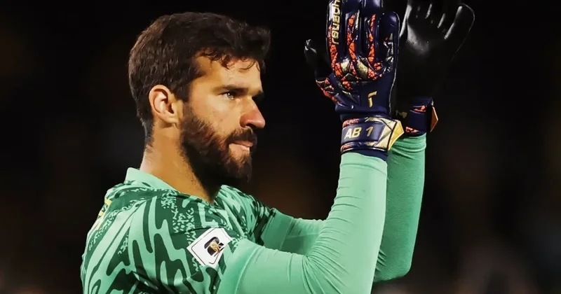 Galatasaray ın rakibi Liverpool da imzalar atıldı! 1 yıl daha yola devam