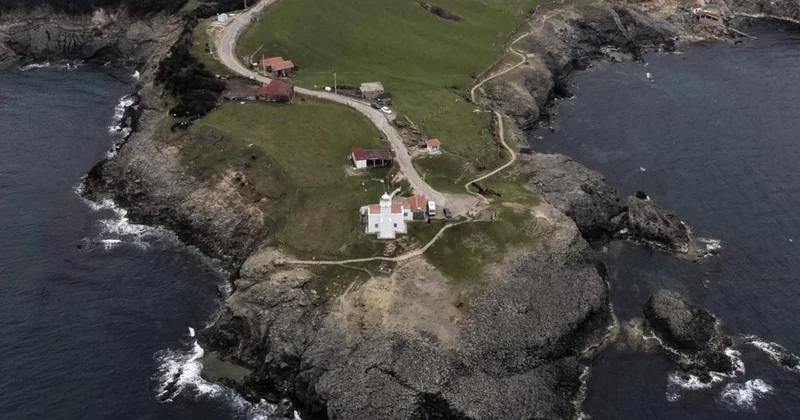 İnceburun Feneri denizcilere 163 yıldır yol gösteriyor