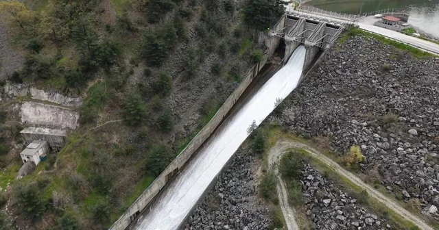 Kuraklık nedeniyle alarm veren barajlar doldu, kapaklar açıldı: Bursa, yeniden su şehri Bursa Haberleri