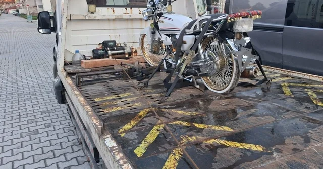 Kütahya da Dur ihtarına uymayan ehliyetsiz ve plakasız sürücüye 326 bin TL ceza Kütahya Haberleri