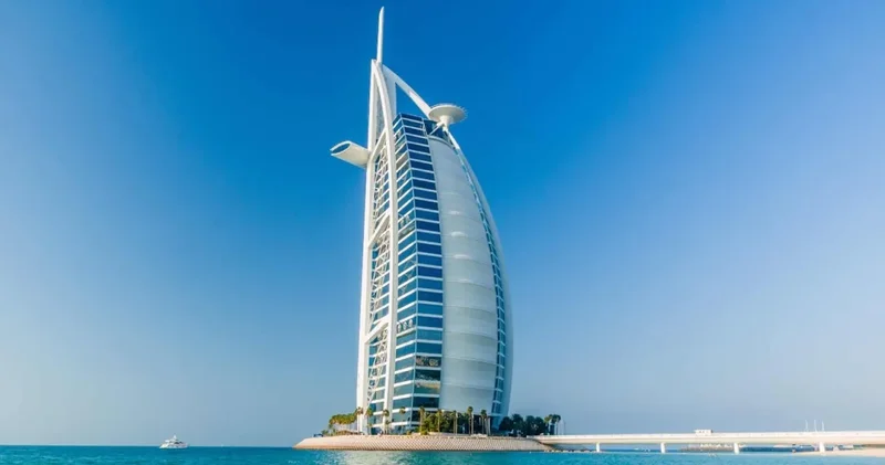 Dünyanın tek 7 yıldızlı oteliydi: 24 ayar altın varaklı otel kapatıldı!