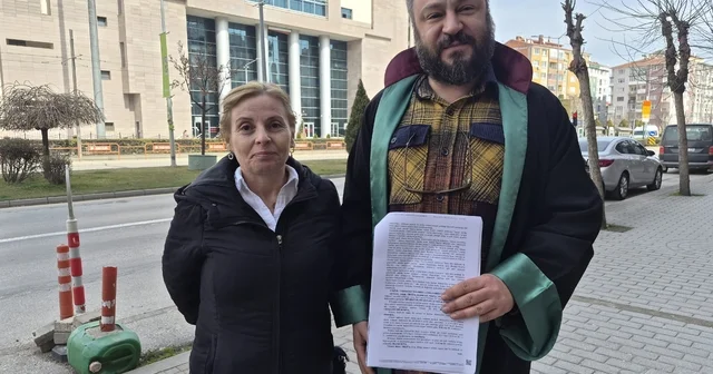 Eskişehir de oğlu cinayete kurban giden annenin adalet arayışı Anne Ümmü Aksu: Ben bir anne olarak toprağın altındaki evladıma yandım Av. Gencer Farmaka: Şu anda bu yargılamanın itiraz aşamaları sürmekte Eskişehir Haberleri