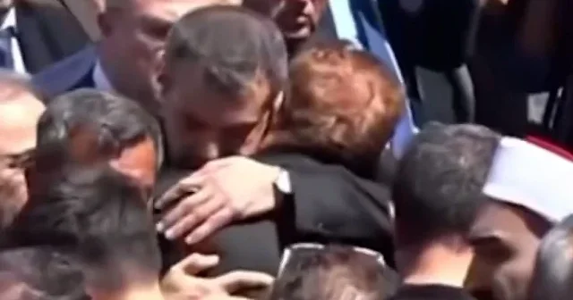 Ayla öğretmenin eşi Yusuf Tekin e sarıldı VİDEO İZLE