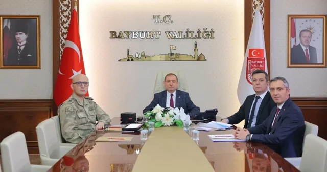 Okul güvenliğine yönelik alınacak tedbirler VKS toplantısında görüşüldü Bayburt Haberleri