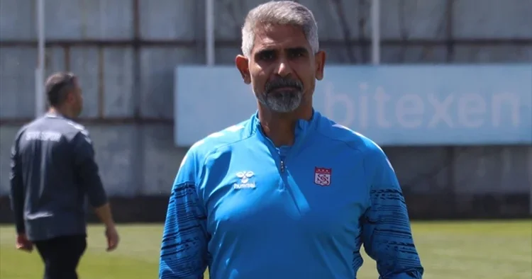 Sivasspor Teknik Direktörü İsmet Taşdemir den son maça kadar mücadele mesajı