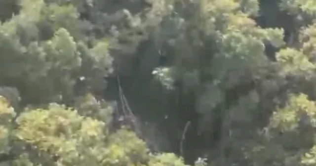 Endonezya’da kayıp helikopteri arama çalışmaları sürüyor VİDEO İZLE