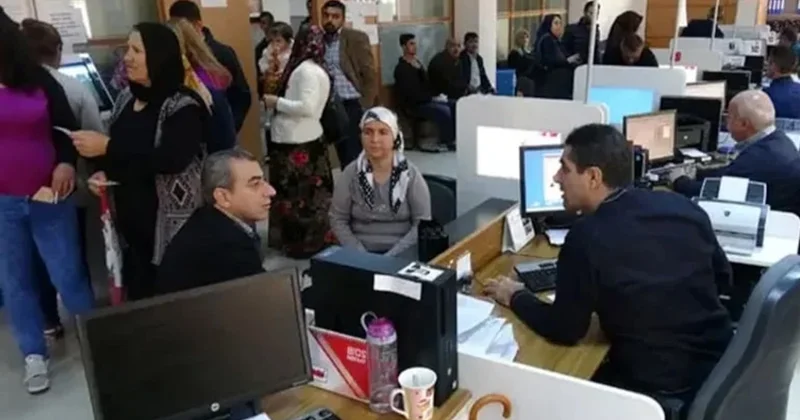 İlçe merkezlerinde sıraya girdiler: 3 milyon kişi için zaman daralıyor Sözcü Gazetesi