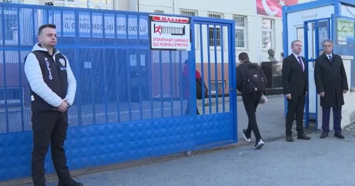Ülke genelinde okullarda güvenlik tedbirleri artırıldı: Okul önlerinde en az iki emniyet personeli görevlendirildi