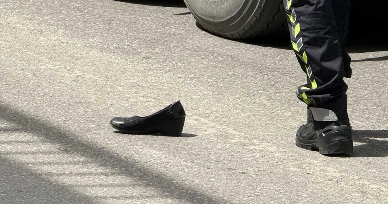 64 yaşında mendil satan kadın TIR ın altında kalarak can verdi