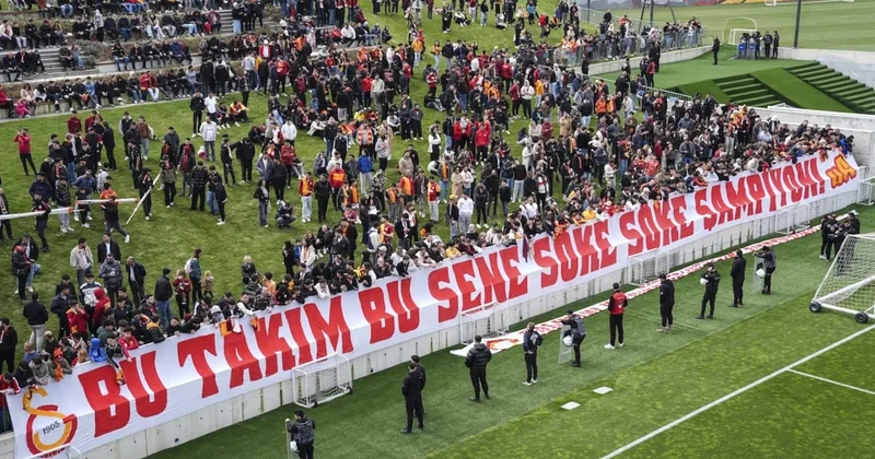 Galatasaray da coşkulu antrenman! Taraftar moral verdi Sözcü Gazetesi