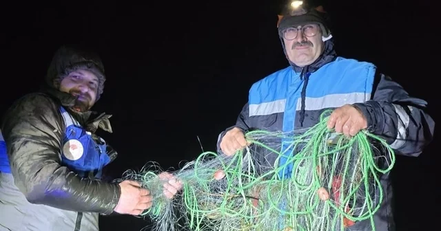 Suğla Gölü nde kaçak avcılığa geçit yok: 800 metrelik ağ imha edildi Konya Haberleri