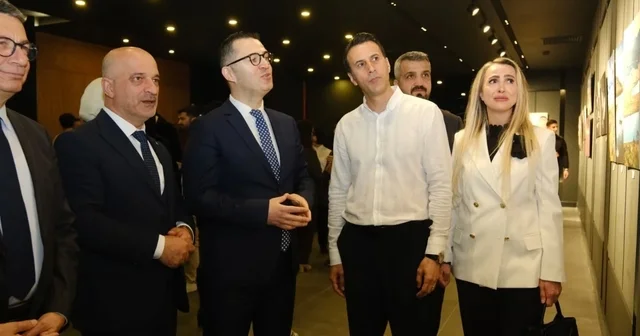 Hadi Mousavi nin Geçmişin İzinde: Eskişehir Fotoğraf Sergisi Eskişehir Haberleri