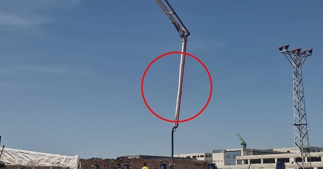 Beton pompasının bomu yüksek gerilim hattına temas etti; 1 i ağır, 2 yaralı Diyarbakır Haberleri