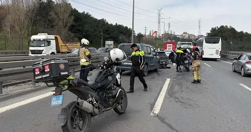Kağıthane’de zincirleme trafik kazası; 6 araç hasar gördü