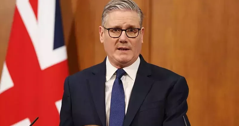 İngiltere Başbakanı Starmer: Çocukları internette güvende tutmak için ne gerekiyorsa yapacağım