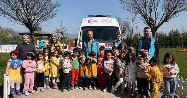 Minik öğrencilere diş eğitimi ve 112 tanıtımı yapıldı Düzce Haberleri