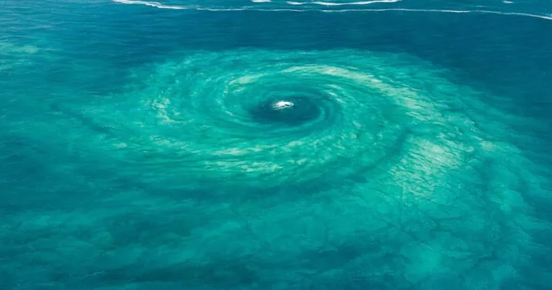 Dünyada sadece bir kaç yerde görülüyor: Gemileri bile yutuyor