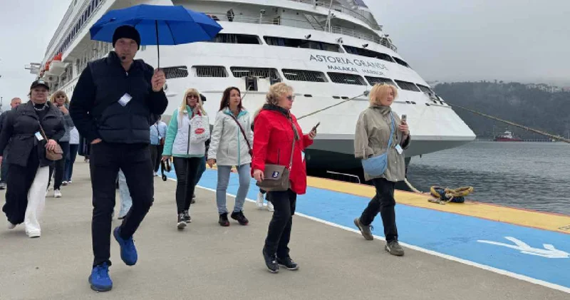 Rusya dan yola çıktı Amasra ya geldi: Yüzlerce turist limandan ayrıldı