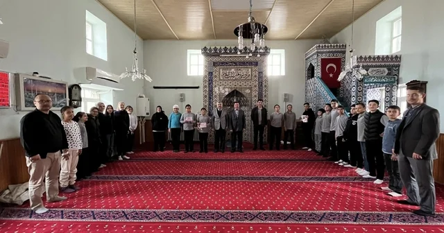 Hisarcık taki camilerde müezzinlik yapan öğrenciler ödüllendirildi Kütahya Haberleri