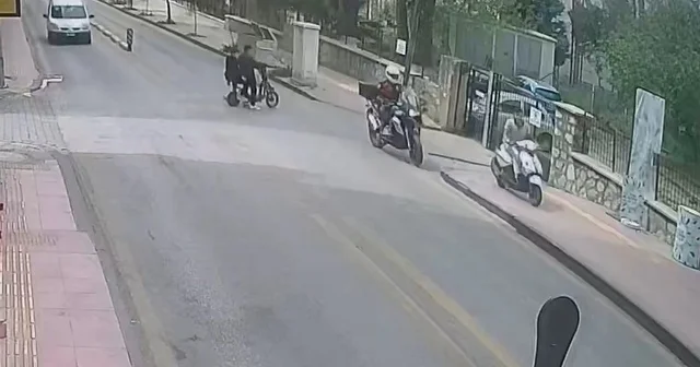 Kaldırımdan kaçtı, 500 bin liradan oldu Polis ekiplerinin kovalamacası güvenlik kamerasına yansıdı Aydın Haberleri