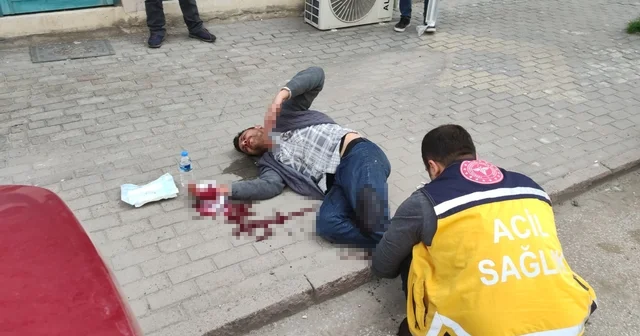 Aksaray da iki kardeş tartıştıkları genci bıçakla yaralayıp kaçtı Aksaray Haberleri