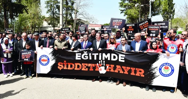 Öğretmenler iş bıraktı Yerel Gündem Haberleri