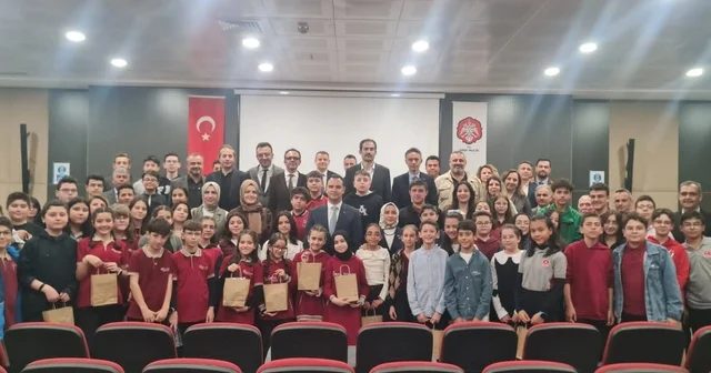 TÜBİTAK başarısı gösteren öğrencilere valilikten hediye Niğde Haberleri