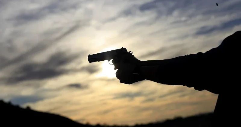 İstanbul da silahlı saldırı: İki yaralı şüpheli yakalandı İstanbul Haberleri