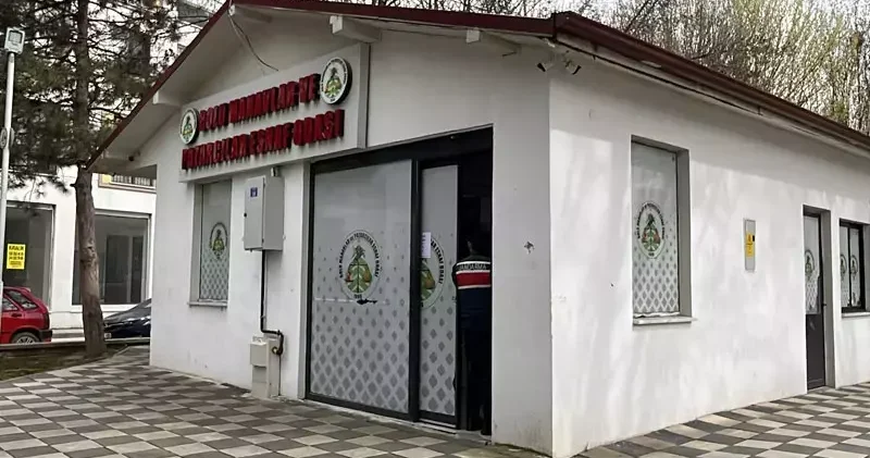 Bolu Belediyesi’ne yönelik soruşturma kapsamında jandarma 2 ayrı adreste arama yaptı