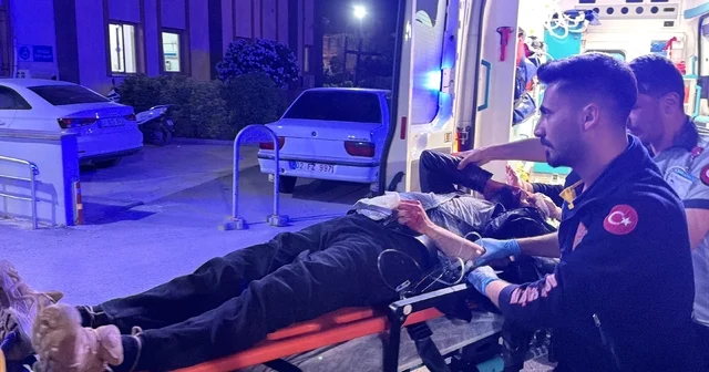 Motosiklet ile kamyonet çarpıştı: 1 ağır yaralı Adıyaman Haberleri