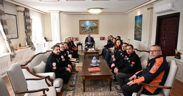 Edirne Valisi Sezer afet gönüllülerini kabul etti Edirne Haberleri