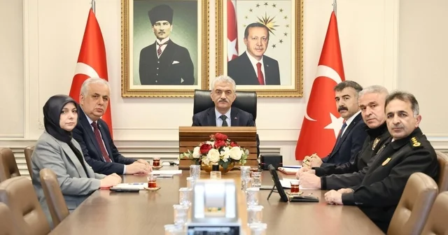 Okul güvenliği için Türkiye genelinde ortak adım Düzce Valisi Makas güvenlik toplantısına katıldı Düzce Haberleri