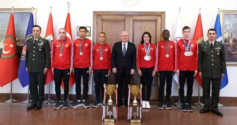 Bakan Güler, TSK Spor Gücü personeli ile bir araya geldi