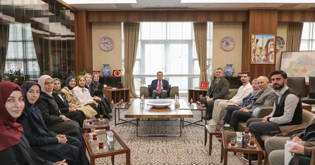 Vali Musa Işın, üniversiteli gençleri ağırladı Kütahya Haberleri