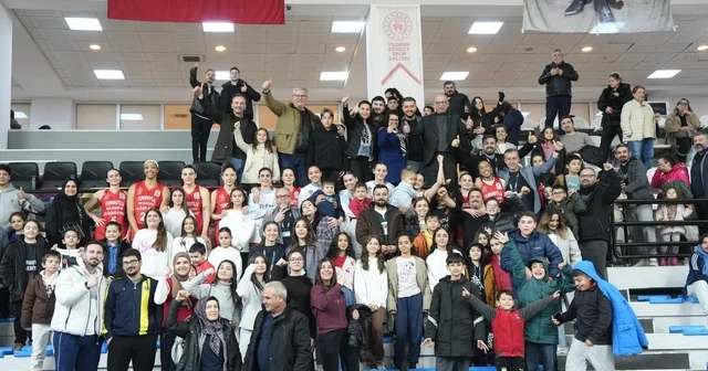 Potanın Kraliçeleri şampiyonluğa koşuyor Manisa Haberleri