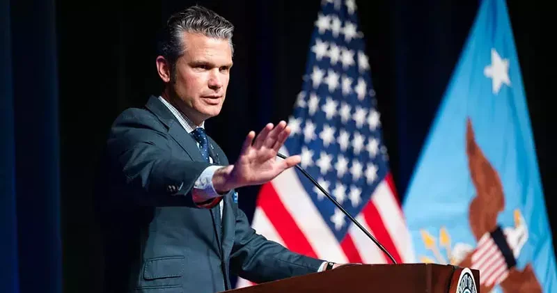 ABD den İran a tehdit: Kötü bir seçim yaparlarsa altyapı ve enerjiye bombalar yağacak