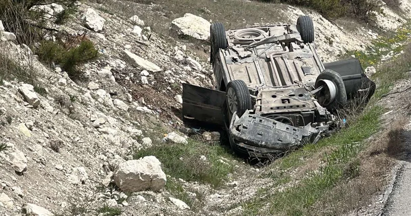 Kütahya da kanala düşen otomobil takla attı: 2 si çocuk 4 yaralı