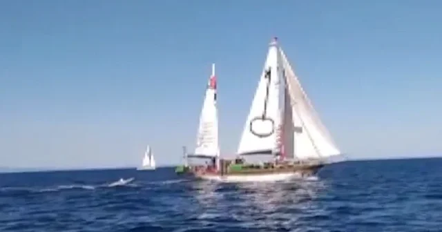 Gazze’ye umut taşıyan Küresel Sumud Filosu kararlılıkla yoluna devam ediyor VİDEO İZLE