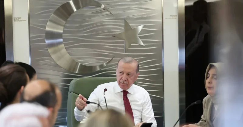 Cumhurbaşkanı Erdoğan dan 15 yaş altı sosyal medya yasağıyla ilgili kritik açıklama: Seferberlik ruhuyla hareket edeceğiz Gündem Haberleri