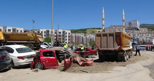 Freni boşalan kamyon 7 araca çarptı: 6 yaralı Kahramanmaraş Haberleri