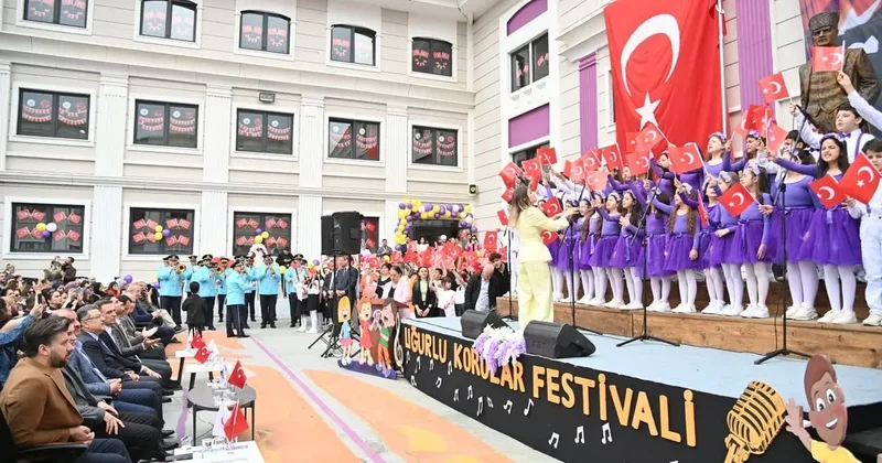 600 çocuktan dev koro performansı