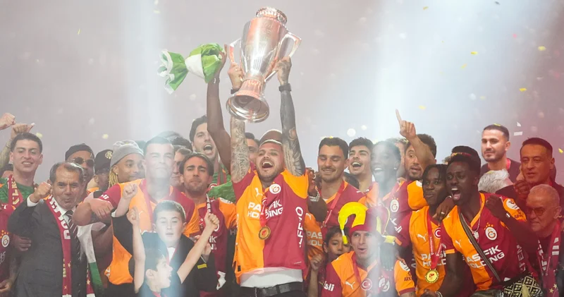Galatasaray şampiyonluk kupasına kavuştu! Dört dörtlük kutlama